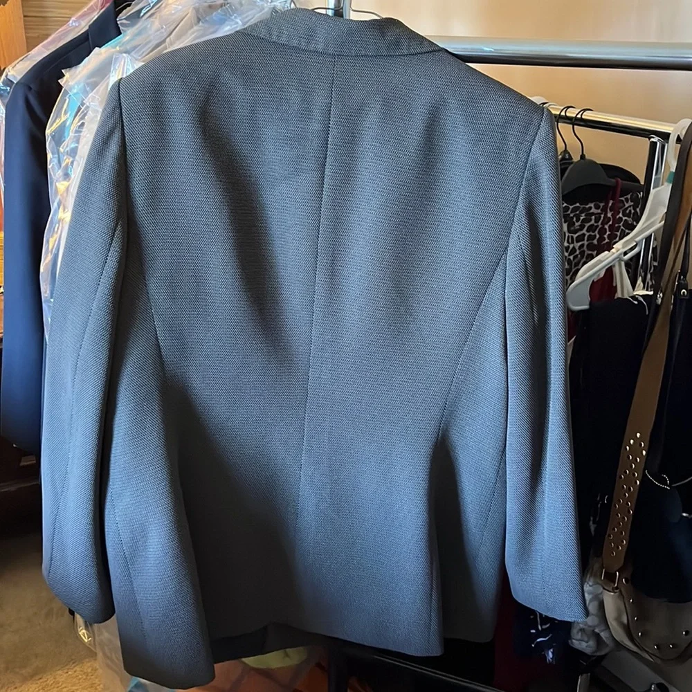 Jacket - Picture 2 of 4
